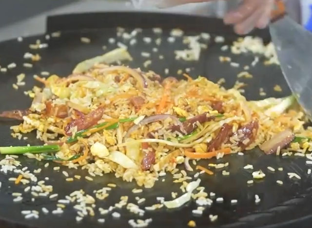 铁板炒饭配方大公开！学会这就去摆摊儿