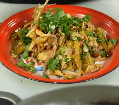 简单美味的凉拌麻辣手撕鸡，下酒下饭超好吃，实在太香了